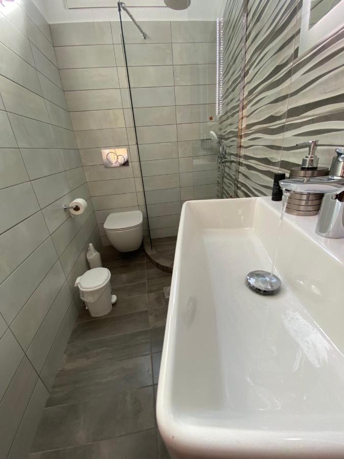 Ninemia Apartment Artemonas Екстериор снимка